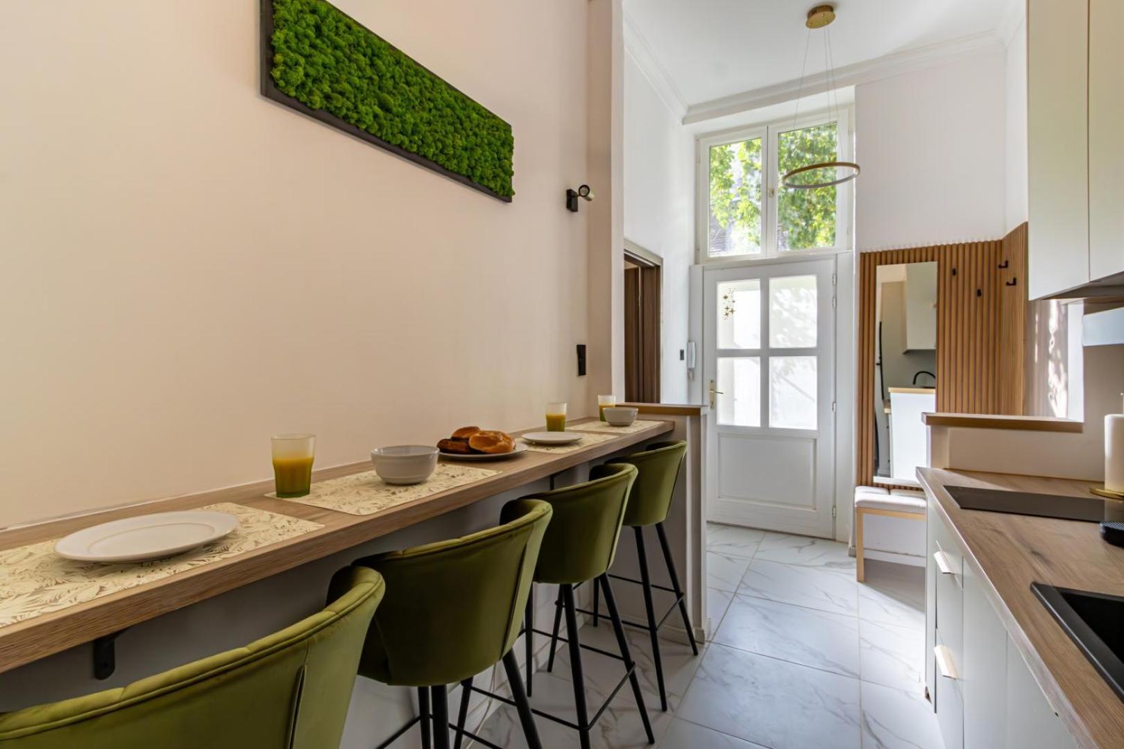 Oasis Apartment On The Broadway With Ac 부다페스트 외부 사진
